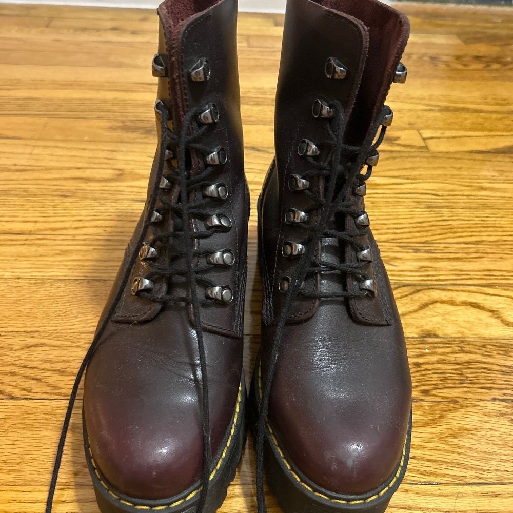 Doc martens Leona hiking boots